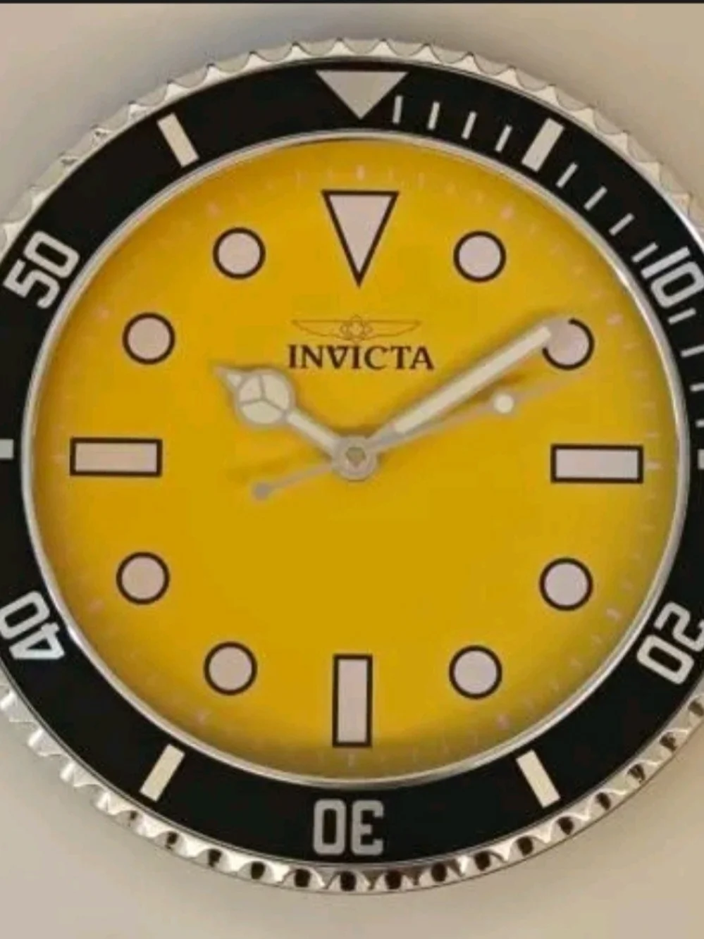 Invicta Yellow Dial with Black Bezel Watch Face